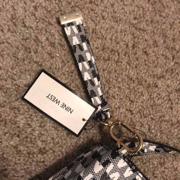 Nine West Logo purse - Picture 3 of 12